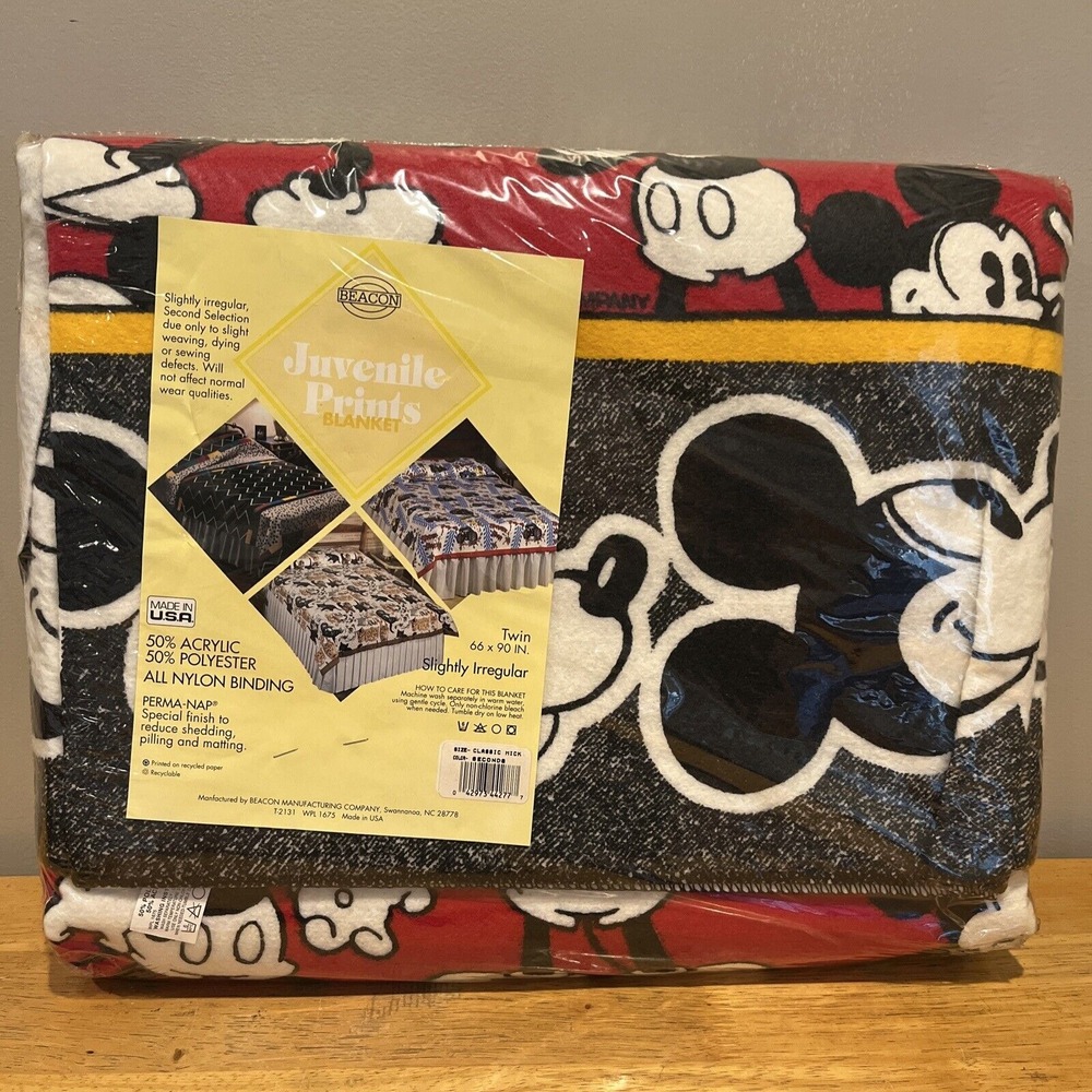 Vintage Disney Mickey Mouse Red Face  New Beacon 66 x‎ 90 blanket Throw NOS